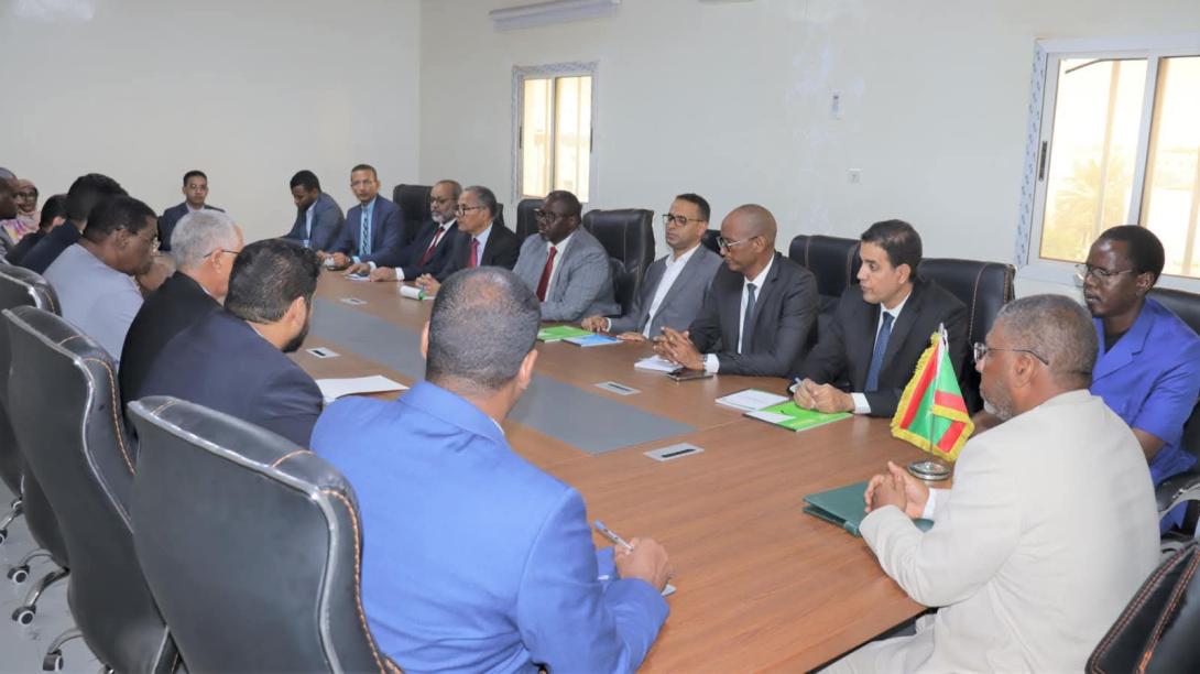 الوزير المنتدب لدى وزير الداخلية يترأس اجتماعًا لإعداد خطة وطنية للنظافة